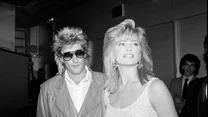 W trakcie trwania małżeństwa z Alison Hamilton wokalista zdradził ją z inną amerykańską modelką - Kelly Emberg. Ten związek przetrwał niemal całą dekadę lat 80. (1983-1990), a w 1987 r. urodziła się Ruby Stewart, późniejsza modelka i wokalistka.

Rod Stewart i Kelly Emberg - 1984 r.