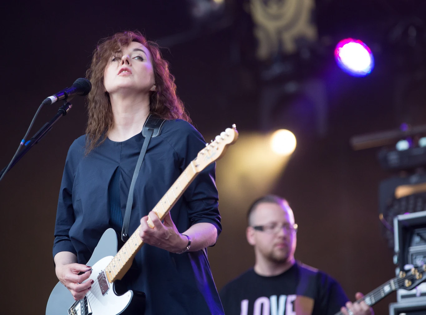 Rok później wydała "Shok’n’Show", a w 1997 roku zaprezentowała kolejny album "Dziecko", za którego otrzymała Fryderyka za najlepszy album rockowy. 