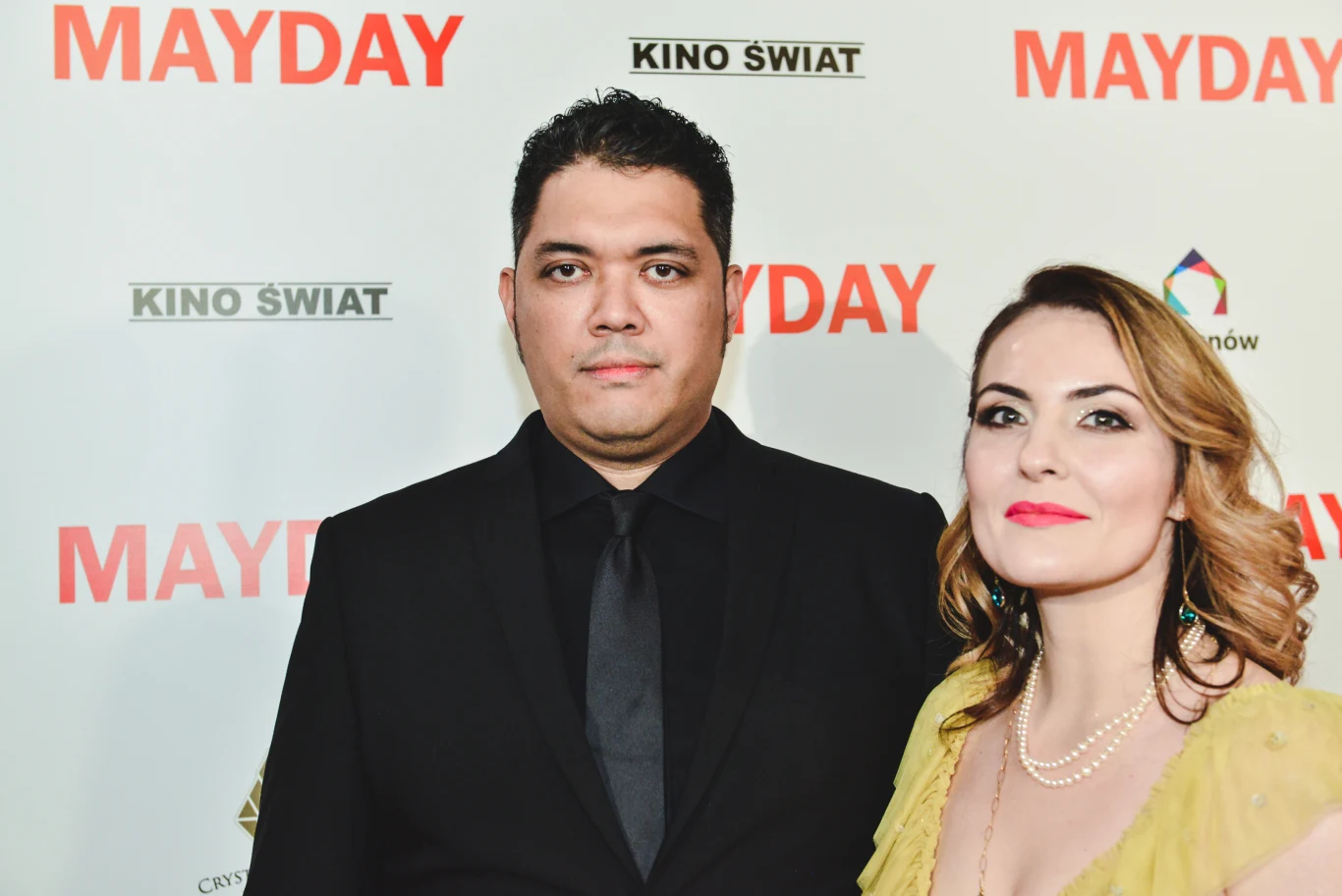 Sam Akina i Jules Jones na premierze filmmu "Mayday" Sam Akina i Jules Jones na premierze filmmu "Mayday"