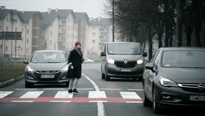 Kinga Preis pokazuje pieszym, jak się zachować. I apeluje do kierowców