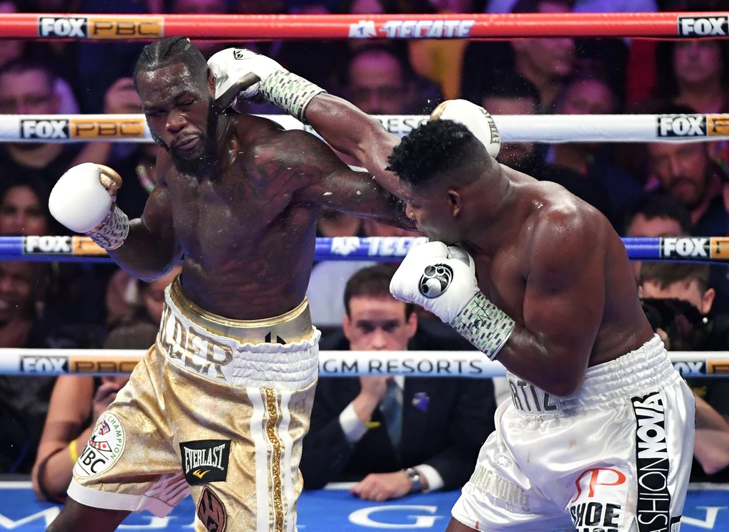 Deontay Wilder w pojedynku z Luisem Ortizem Deontay Wilder w pojedynku z Luisem Ortizem