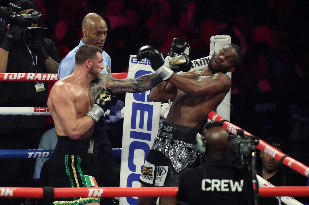 Joe Smith junior uderza Jessiego Harta Joe Smith junior uderza Jessiego Harta