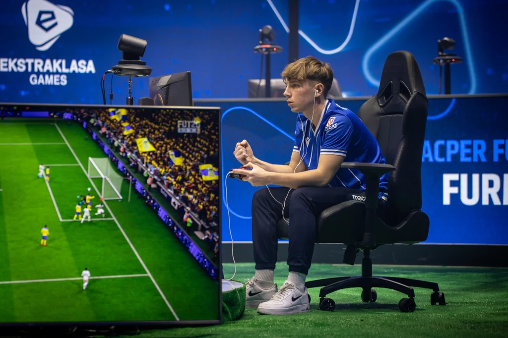 Po zakończeniu rundy zimowej wszyscy fani gry FIFA 20 będą mogli wziąć udział w drugiej części sezonu, bowiem już w lutym rozpocznie się Runda Wiosenna Ekstraklasa Games. Po zakończeniu rundy zimowej wszyscy fani gry FIFA 20 będą mogli wziąć udział w drugiej części sezonu, bowiem już w lutym rozpocznie się Runda Wiosenna Ekstraklasa Games.