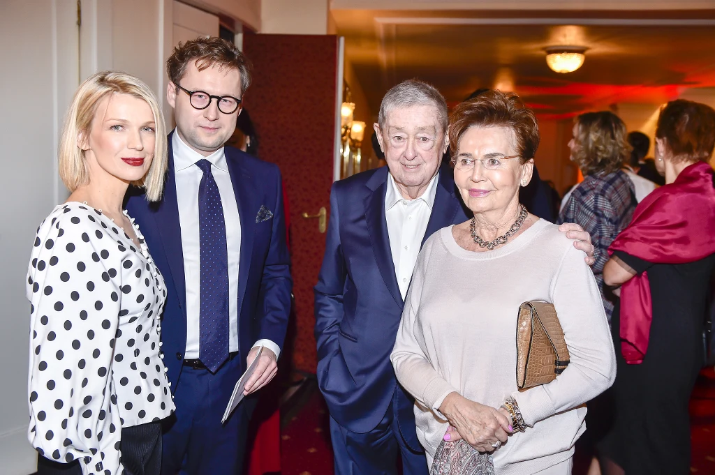 Magda Mołek z mężem, Mariusz Walter, Bożena Walter