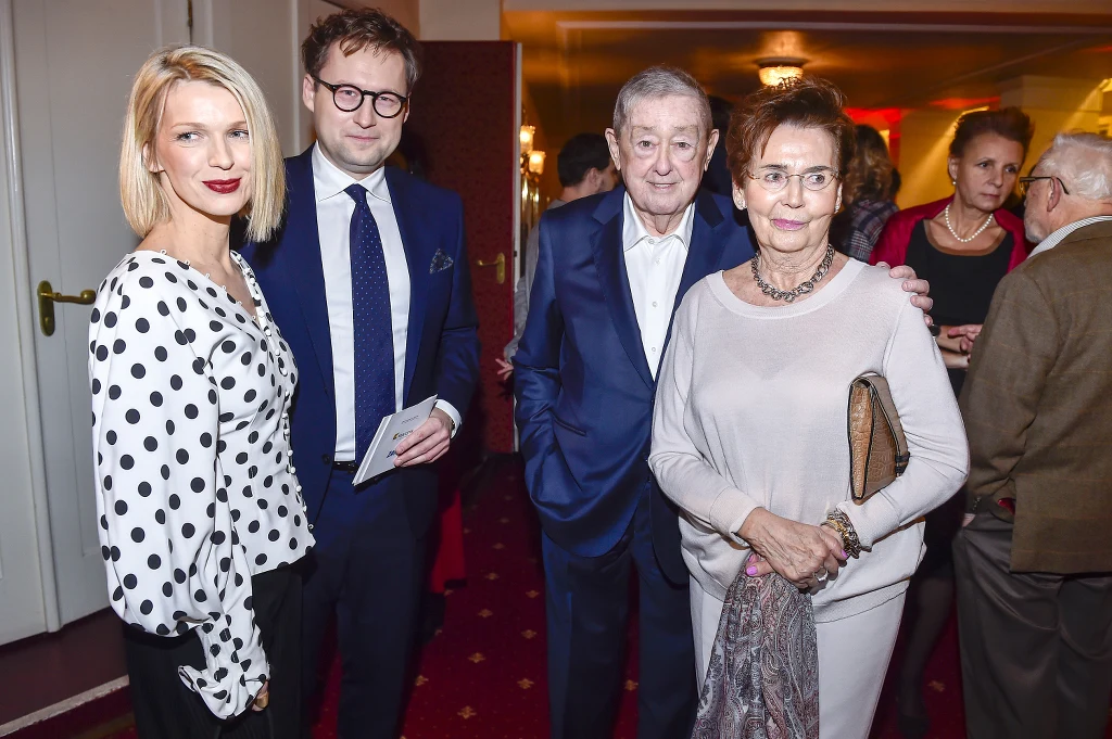 Magda Mołek z mężem, Mariusz Walter, Bożena Walter