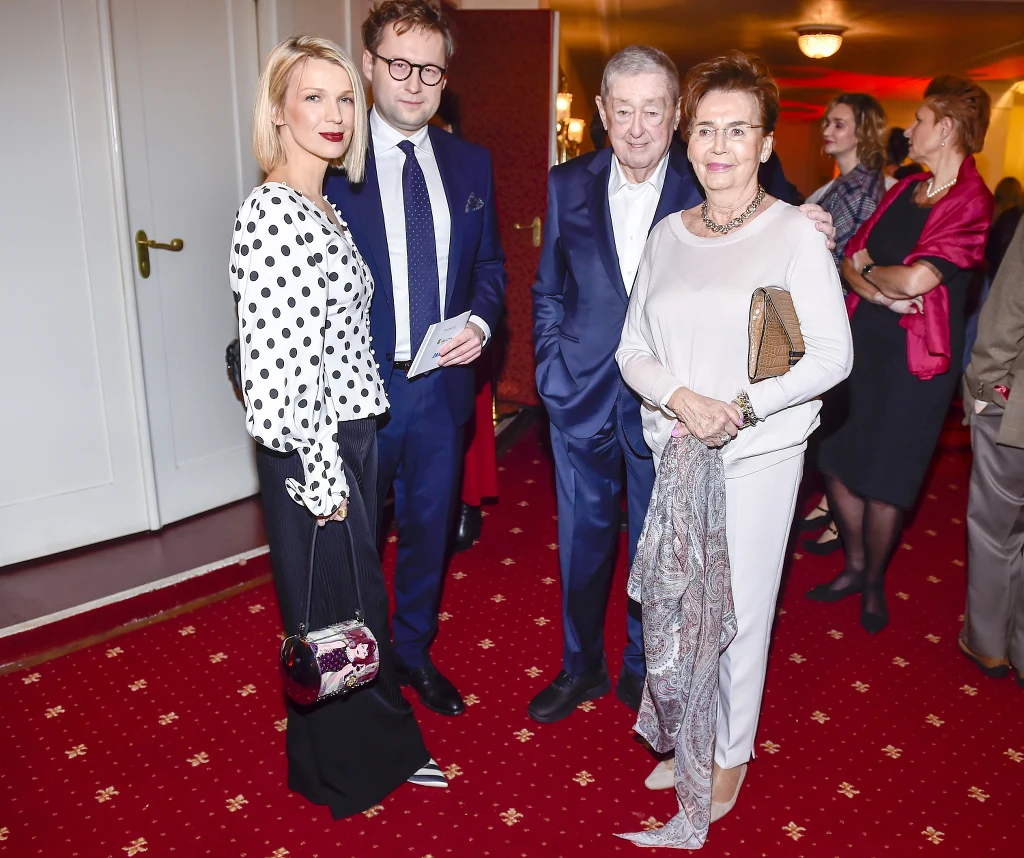 Magda Mołek z mężem, Mariusz Walter, Bożena Walter