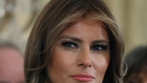 Melania Trump odpycha czułości męża