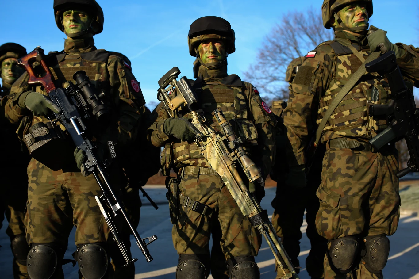 Minister obrony Mariusz Błaszczak powiedział, że nowe pojazdy zostaną przetestowane przez żołnierzy podczas ćwiczeń o kryptonimie Defender-Europe 20, które będą prowadzone w kwietniu i maju 2020 roku. Minister obrony Mariusz Błaszczak powiedział, że nowe pojazdy zostaną przetestowane przez żołnierzy podczas ćwiczeń o kryptonimie Defender-Europe 20, które będą prowadzone w kwietniu i maju 2020 roku.