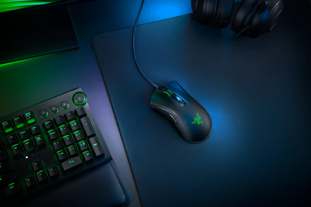 "Razer zawsze dążył do perfekcji podczas tworzenia swoich produktów. Przez lata udoskonaliliśmy DeathAdder" - powiedział Alvin Cheung, Senior Vice President działu urządzeń peryferyjnych Razera. "Wzięliśmy najbardziej ikoniczną myszkę na rynku i ulepszyliśmy ją jeszcze bardziej, aby dać graczom możliwie najlepszą broń i potwierdzić reputację DeathAdder jako myszki dającej 'nieprzepisową przewagę'".