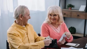 Czy 10 tys. zł dla emeryta rozkręci polską gospodarkę? (zdj. ilustracyjne)