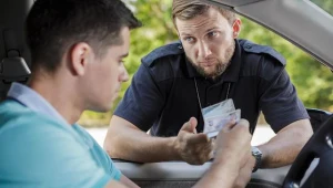 Jak bezpiecznie wypożyczyć auto?