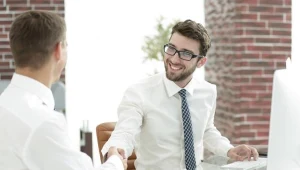 Z ekspertem kredytowym możesz skontaktować się telefonicznie, a także osobiście