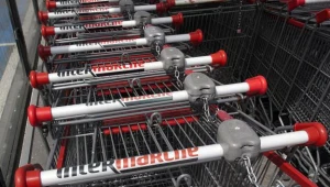 Sieć miała wyjść, a teraz zapewnia, że zostaje w Polsce!