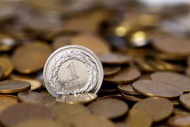 Polacy coraz chętniej kupuja obligacje skarbowe