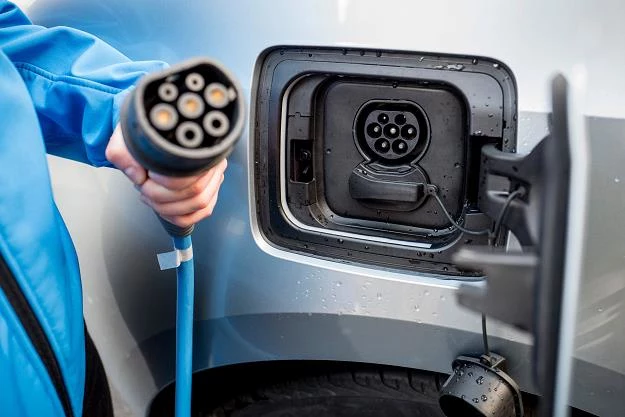 Samochód elektryczny może być tańszy niż spalinowy!