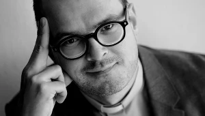 Dawid Ogrodnik do nowej roli zmienił się całkowicie