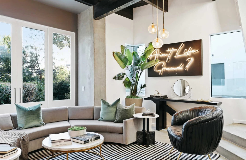 Dom Halsey w Sherman Oaks