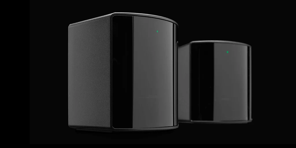 To przekłada się na podwójne ekrany RGB LCD z rozdzielczością 1440 × 1600 na oko (HTC Vive ma jeden panel 2160 × 1200, a Oculus Rift S - 2560 × 1440), oba oferujące odświeżanie nawet w 144Hz (90Hz w Vive, 80 w Oculus Rift S). Pole widzenia poprawiono o 20 stopni względem HTC Vive. To przekłada się na podwójne ekrany RGB LCD z rozdzielczością 1440 × 1600 na oko (HTC Vive ma jeden panel 2160 × 1200, a Oculus Rift S - 2560 × 1440), oba oferujące odświeżanie nawet w 144Hz (90Hz w Vive, 80 w Oculus Rift S). Pole widzenia poprawiono o 20 stopni względem HTC Vive.