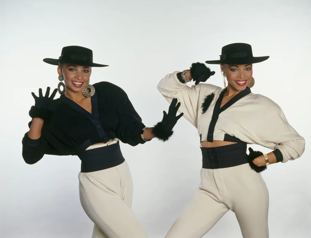 Kolejne single z debiutanckiej płyty "F.L.M." (1987) trafiły do Top 10 brytyjskiej listy przebojów, umacniając pozycję Mel & Kim na popowej scenie. Na dowód uznania duet w lutym 1988 r. otrzymał nominację do Brit Awards dla najlepszego debiutanta, jednak ostatecznie nagroda powędrowała w ręce Wet Wet Wet. Kolejne single z debiutanckiej płyty "F.L.M." (1987) trafiły do Top 10 brytyjskiej listy przebojów, umacniając pozycję Mel & Kim na popowej scenie. Na dowód uznania duet w lutym 1988 r. otrzymał nominację do Brit Awards dla najlepszego debiutanta, jednak ostatecznie nagroda powędrowała w ręce Wet Wet Wet.