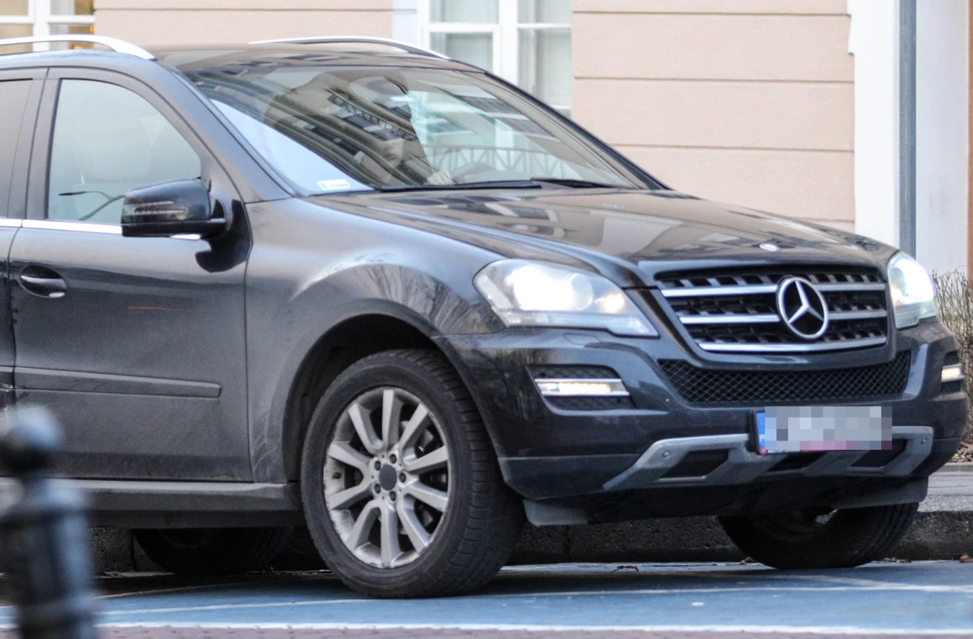 Weronika Rosati parkuje na miejscu dla niepełnosprawnych