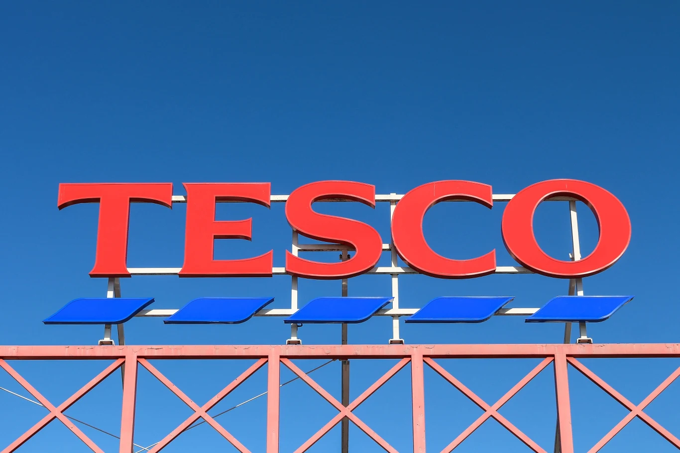 Ostatni sklep Tesco w Polsce zamknięto w 2021 roku.