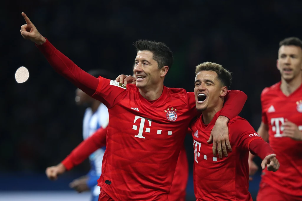 Robert Lewandowski i Philippe Coutinho fetują zwycięstwo nad Herthą Berlin Robert Lewandowski i Philippe Coutinho fetują zwycięstwo nad Herthą Berlin