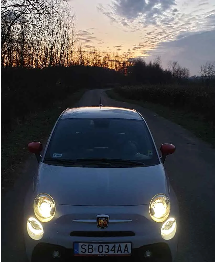 Moc: 165 KM (121 kW) przy 5500 obr./min. 