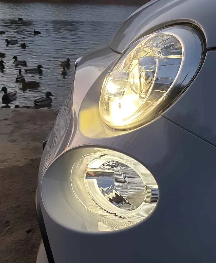 ZAWIESZENIE. Przód: Kolumny McPhersona ze stabilizatorem poprzecznym Tył: belka skrętna ze stabilizatorem poprzecznym