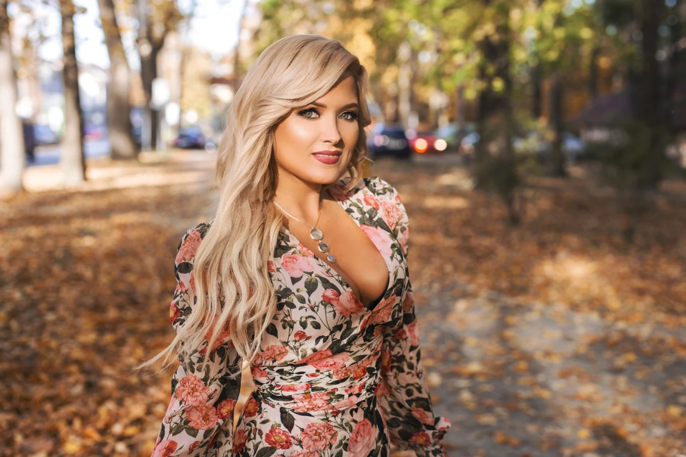 Gosia Andrzejewicz – popularna piosenkarka, kompozytorka i autorka tekstów, współpracowała nawet ze światową gwiazdą lat 90. Mowa oczywiście o Dr. Albanie, z którym nagrała singiel „Lover Boy”. Jej własne utwory: „Słowa”, „Pozwól żyć” czy „Trochę ciepła” szybko poszybowały na szczyty list przebojów stacji radiowych i telewizyjnych. 