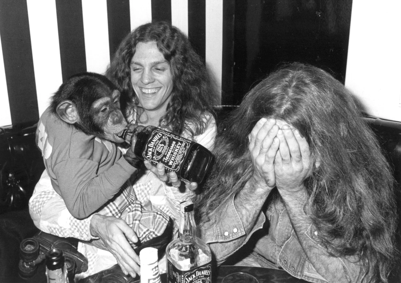 29 stycznia 1986 roku Allen i jego nowa dziewczyna, Debry Jean Watts mieli wypadek samochodowy. Kobieta zginęła na miejscu, a muzyk został sparaliżowany od pasa w dół, miał również ograniczoną sprawność rąk. Allen przyznał się do nieumyślnego spowodowania śmierci i jazdy pod wpływem alkoholu. Od tego czasu nigdy więcej nie zagrał na scenie. Gitarzysta wspierał finansowo projekty, które pracowały nad leczeniem porażenia, oraz liczne wydarzenia i koncerty charytatywne dla osób niepełnosprawnych. 29 stycznia 1986 roku Allen i jego nowa dziewczyna, Debry Jean Watts mieli wypadek samochodowy. Kobieta zginęła na miejscu, a muzyk został sparaliżowany od pasa w dół, miał również ograniczoną sprawność rąk. Allen przyznał się do nieumyślnego spowodowania śmierci i jazdy pod wpływem alkoholu. Od tego czasu nigdy więcej nie zagrał na scenie. Gitarzysta wspierał finansowo projekty, które pracowały nad leczeniem porażenia, oraz liczne wydarzenia i koncerty charytatywne dla osób niepełnosprawnych.