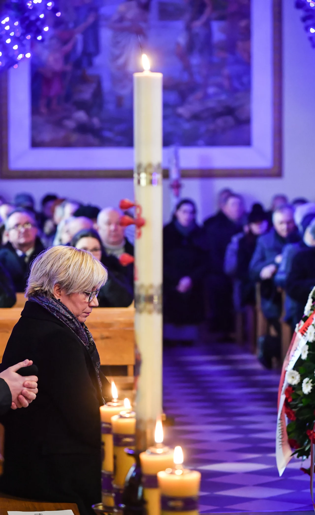 "Dla mnie spotkanie z Grzesiem było jedną z najpiękniejszych chwil w moim życiu" - powiedziała Przyłębska. Jak wskazała, Grzegorz Jędrejek był dla niej przyjacielem, którego nikt nie zastąpi, który zawsze potrafił poświęcić czas dla drugiego człowieka. "Dla mnie spotkanie z Grzesiem było jedną z najpiękniejszych chwil w moim życiu" - powiedziała Przyłębska. Jak wskazała, Grzegorz Jędrejek był dla niej przyjacielem, którego nikt nie zastąpi, który zawsze potrafił poświęcić czas dla drugiego człowieka.