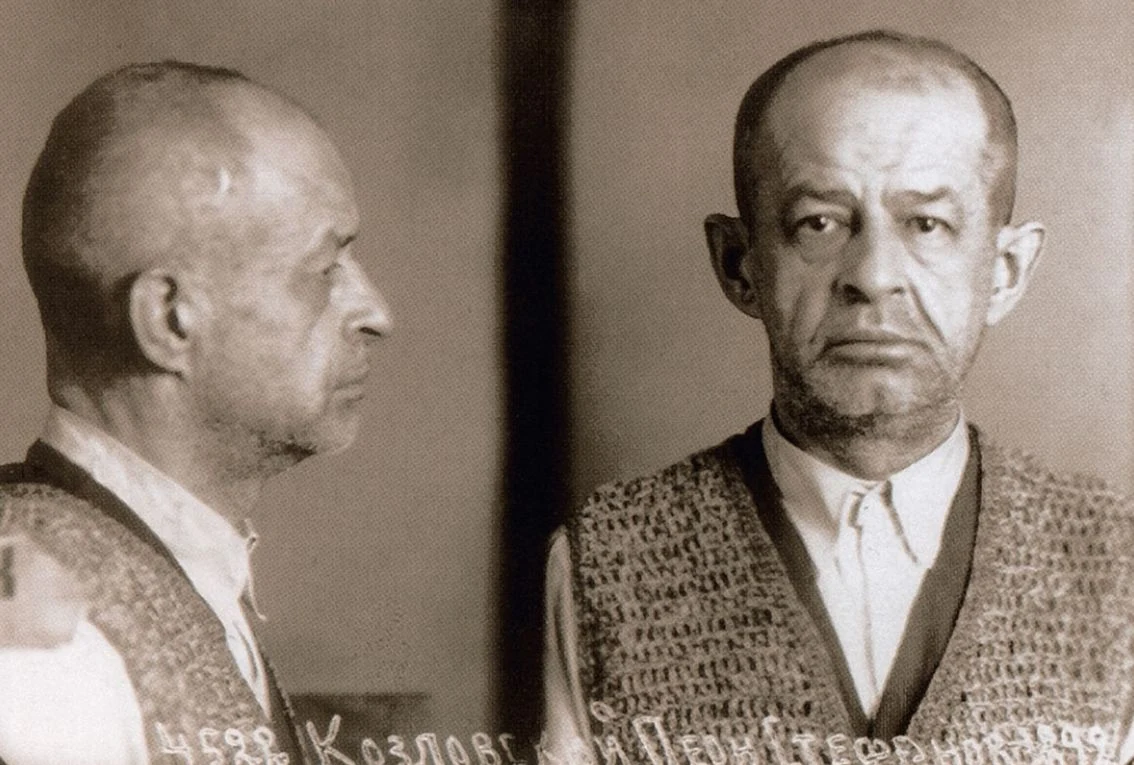 Zdjęcie, jakie zostało zrobione Kozłowskiemu we Lwowe, w więzieniu NKWD