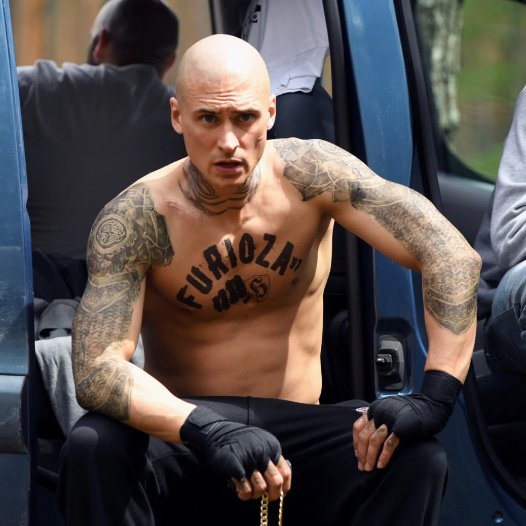 Mateusz Damięcki jako Golden w filmie "Furioza"