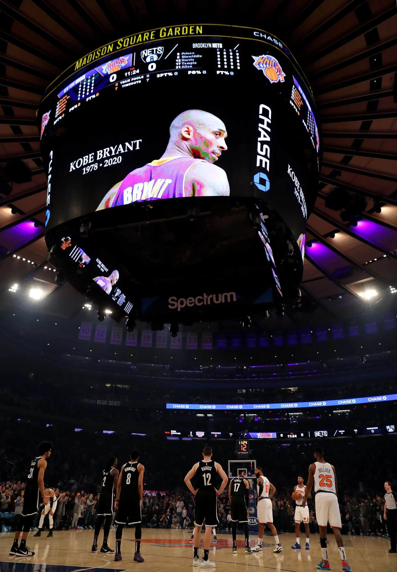 Koszykarze New York Knicks i Brooklyn Nets oddają hołd Kobe'emu Bryantowi Koszykarze New York Knicks i Brooklyn Nets oddają hołd Kobe'emu Bryantowi