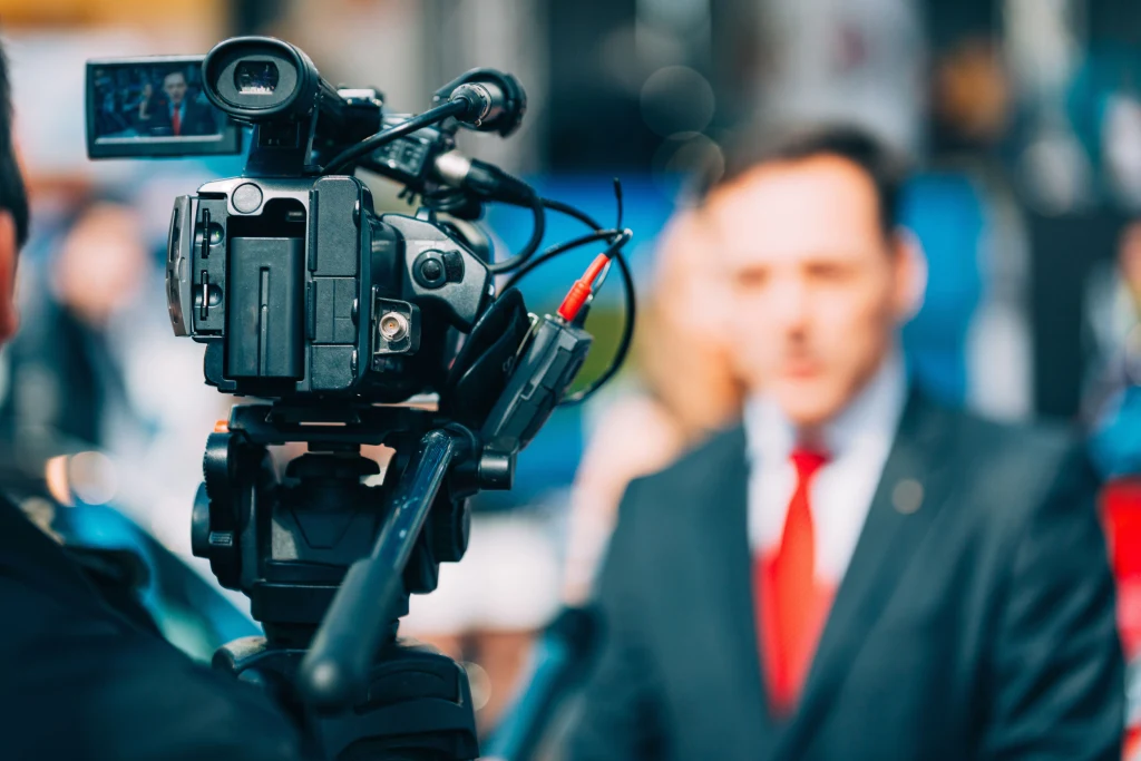 Przekaz medialny - zainteresować odbiorcę i sponsora.