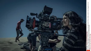 Anya Chalotra jako Yennefer w serialu "Wiedźmin"