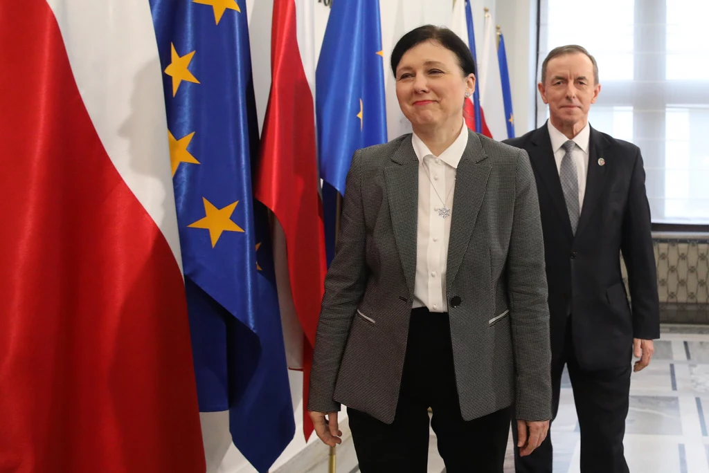 Viera Jourova przejęła od Fransa Timmermansa sprawy związane z praworządnością Viera Jourova przejęła od Fransa Timmermansa sprawy związane z praworządnością