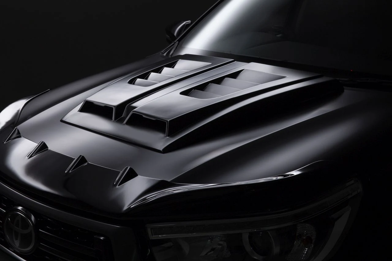 Toyota Hilux Black Bison