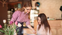 Nie używaj słomki do picia. Gdy zamawiasz napój, poinformuj kelnera, że nie chcesz
słomki. Nieużywane, powoli znikną z restauracji i kawiarni.