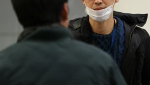 Nowy koronawirus (2019-nCoV) prawdopodobnie pojawił się pod koniec 2019 r. na targu owoców morza w Wuhan.