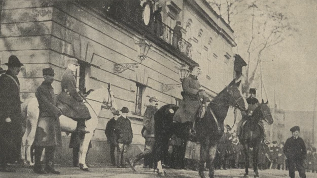 Pod Stonawą wojska czechosłowackie powstrzymały natarcie polskiej kompanii. Zginęło około 75 procent stanu osobowego. Przeżyło kilkunastu żołnierzy, którzy dostali się do niewoli. Czesi nie mieli zamiaru odsyłać ich na tyły – zadźgali polskich żołnierzy bagnetami. Podobny los czekał jeńców wziętych pod Bystrzycą. Jeszcze tego samego dnia, 27 stycznia, Czesi zajęli Cieszyn, a Wojsko Polskie wycofało się za Wisłę. 

Na zdjęciu ulice Cieszyna na przełomie stycznia i lutego 1919 roku.