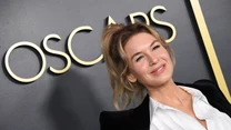 Renee Zellweger ma już pięćdziesiątkę, ale wydaje się, że czas się dla niej zatrzymał. 

Amerykańska aktorka już jakiś czas temu pozbyła się zbędnych kilogramów. Najwyraźniej jednak stwierdziła, że chce wyglądać jeszcze lepiej. 

Podczas lunchu dla nominowanych do tegorocznych Oskarów odtwórczyni roli Bridget Jones zaprezentowała jeszcze szczuplejszą sylwetkę. Wyglądała jak milion dolarów!