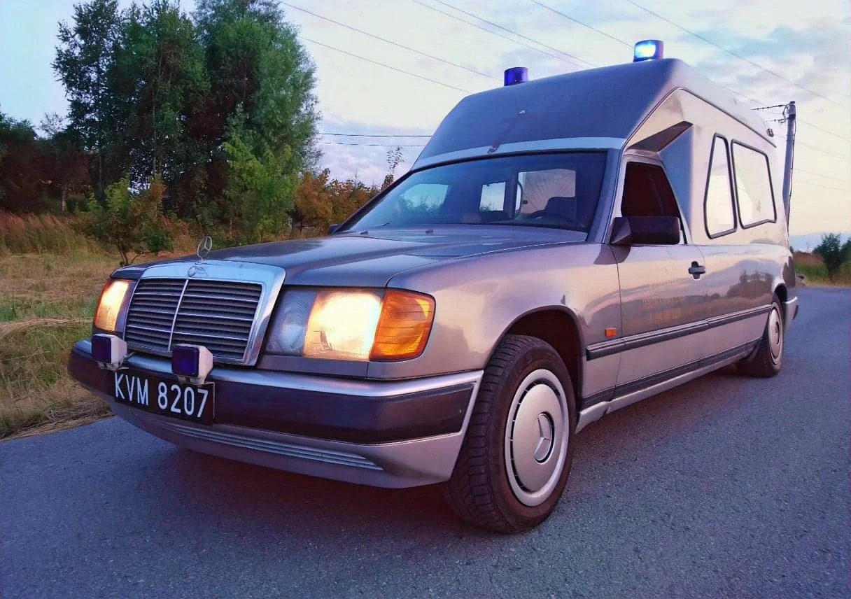 Cmentarny Visser z kogutami, na "czarnych blachach" Cmentarny Visser z kogutami, na "czarnych blachach"