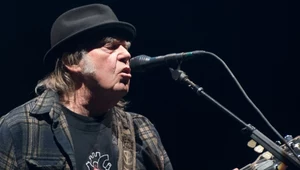 Neil Young powraca na scenę po odwołaniu koncertów powodu choroby