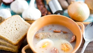 Majeranek doskonale podkreśla aromat żurku, a dodatkowo działa rozkurczowo, łagodząc bóle brzucha oraz wzdęcia. 