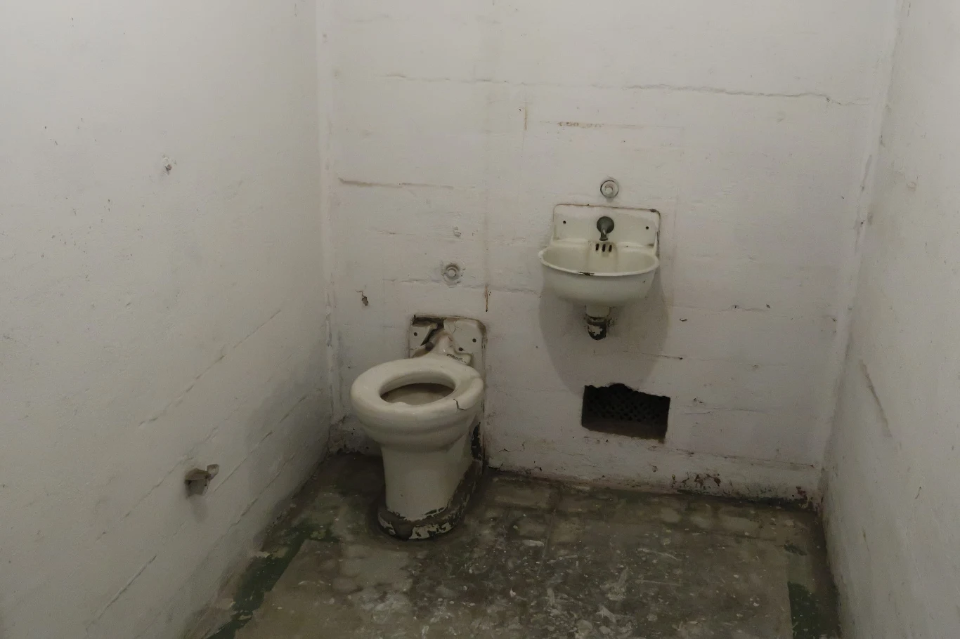 Dziś więzienie Alcatraz można zwiedzać i poczuć niezwykłość tego miejsca