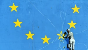 Brexit to armagedon na raty... Mural w Dover autorstwa Banksy'ego