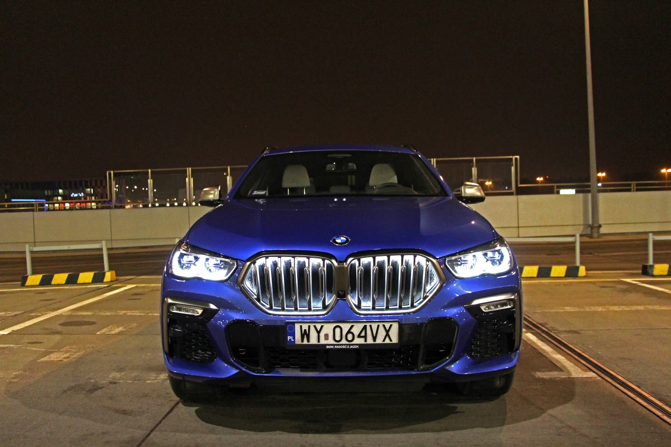 BMW X6 M50i BMW X6 M50i