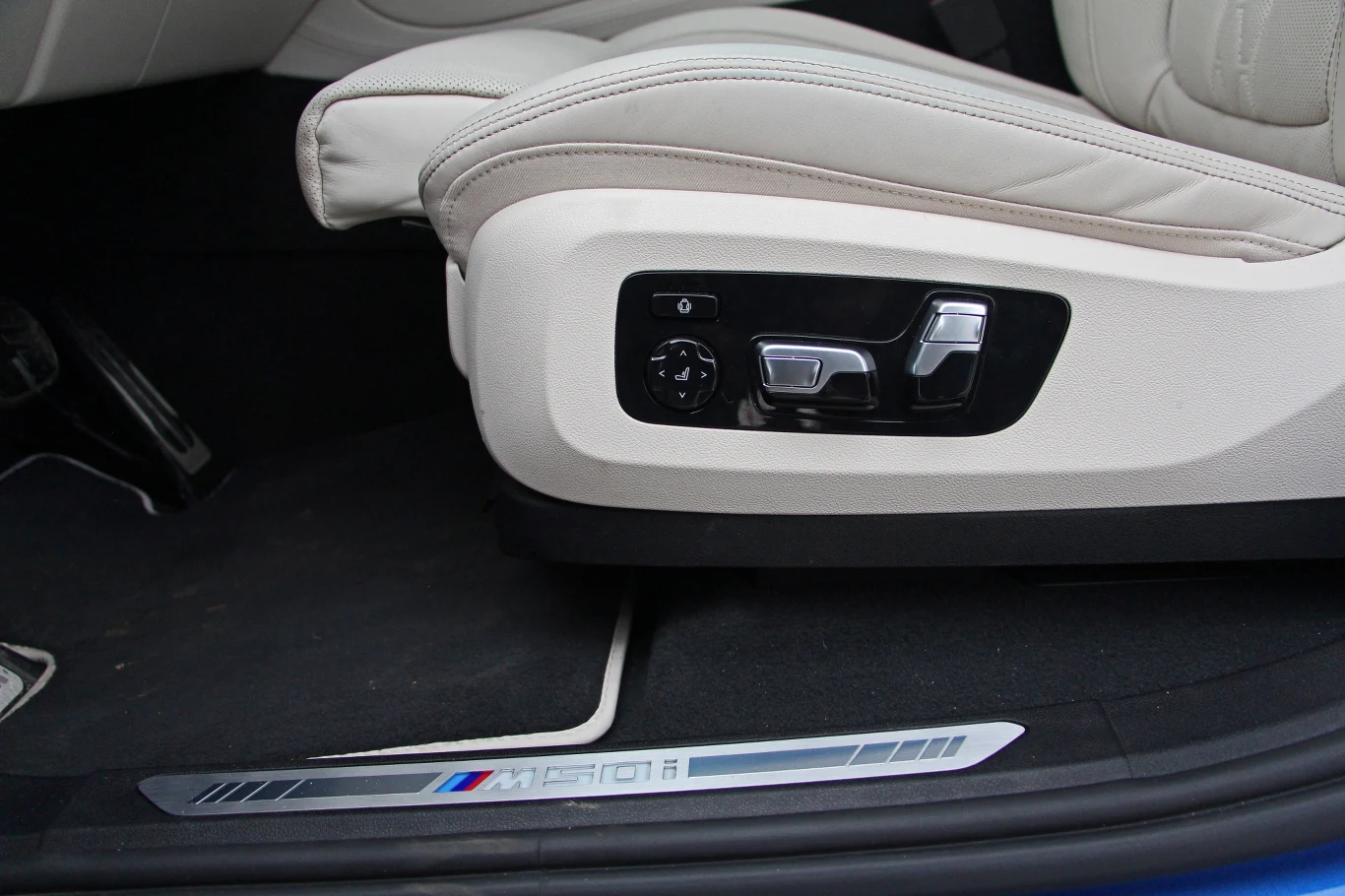 BMW X6 M50i BMW X6 M50i