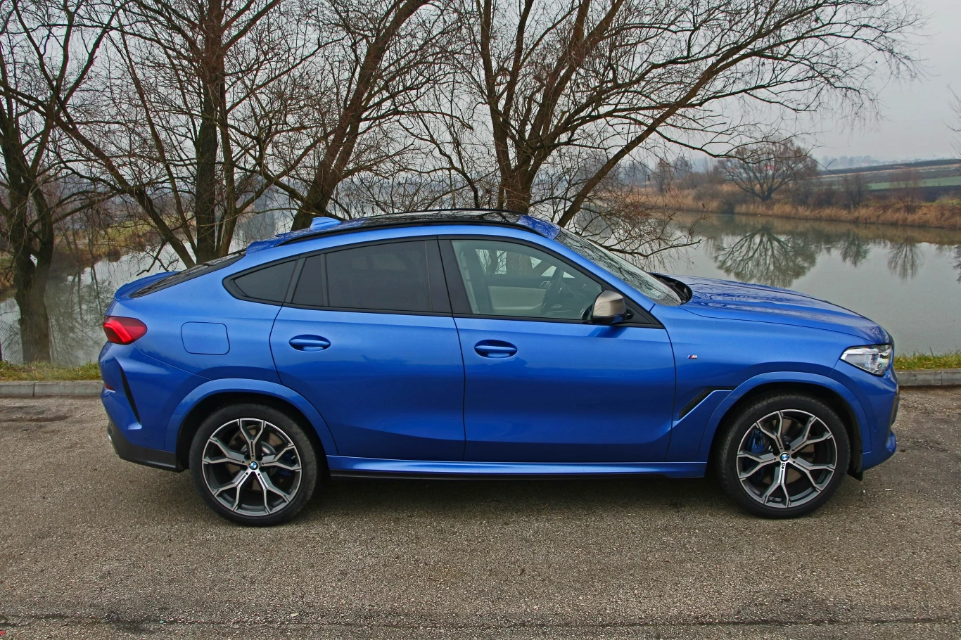 BMW X6 M50i BMW X6 M50i